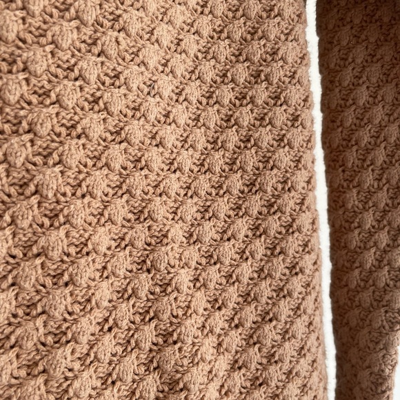 Medium Old Navy Tan Sweater - Picture 4 of 5